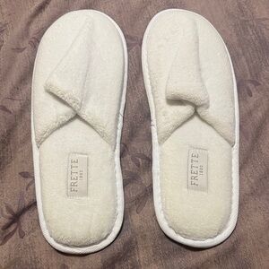 Frette Cream Plush Disposable Hotel Slippers